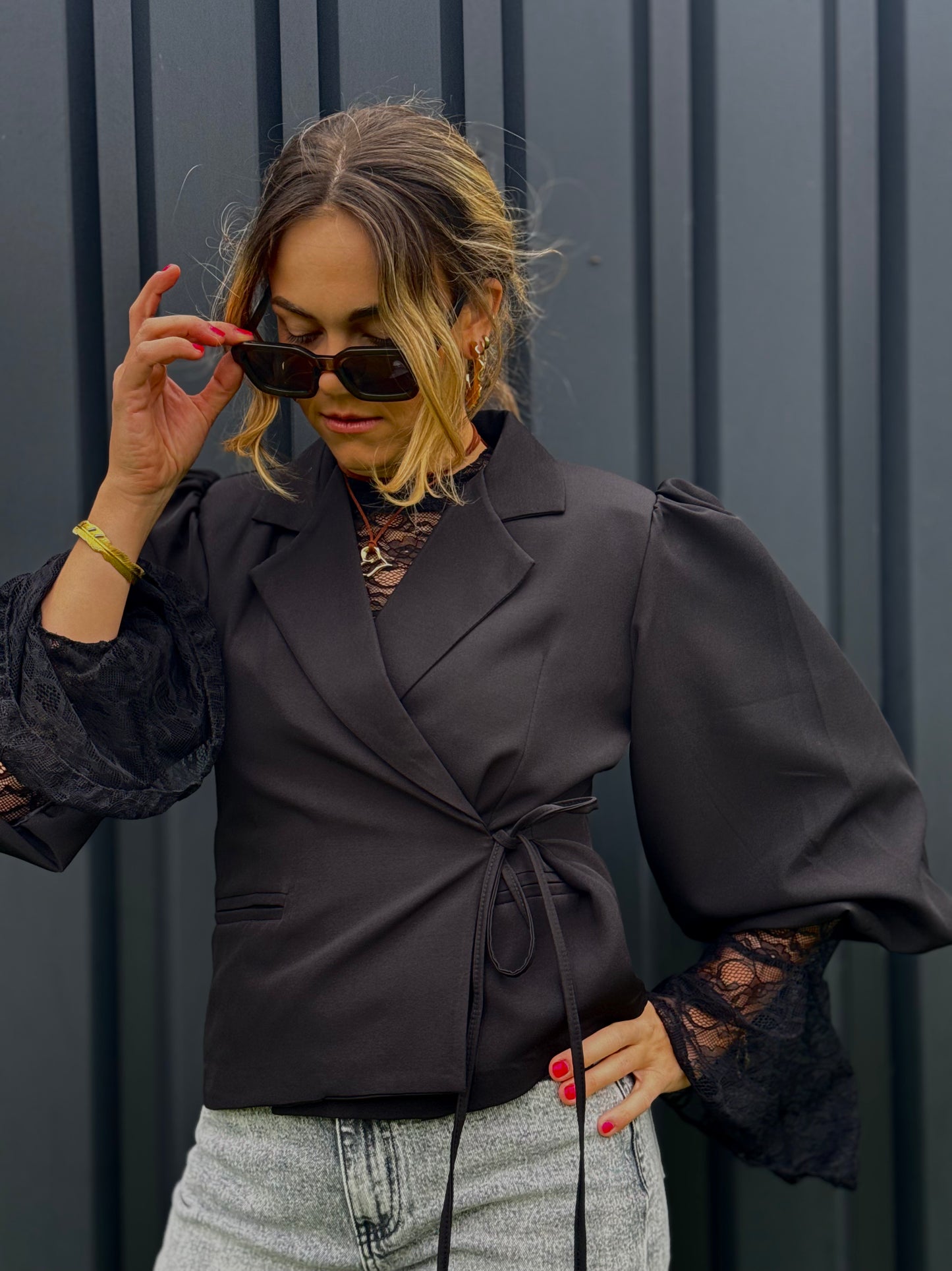 Zwarte blazer met pof mouwen