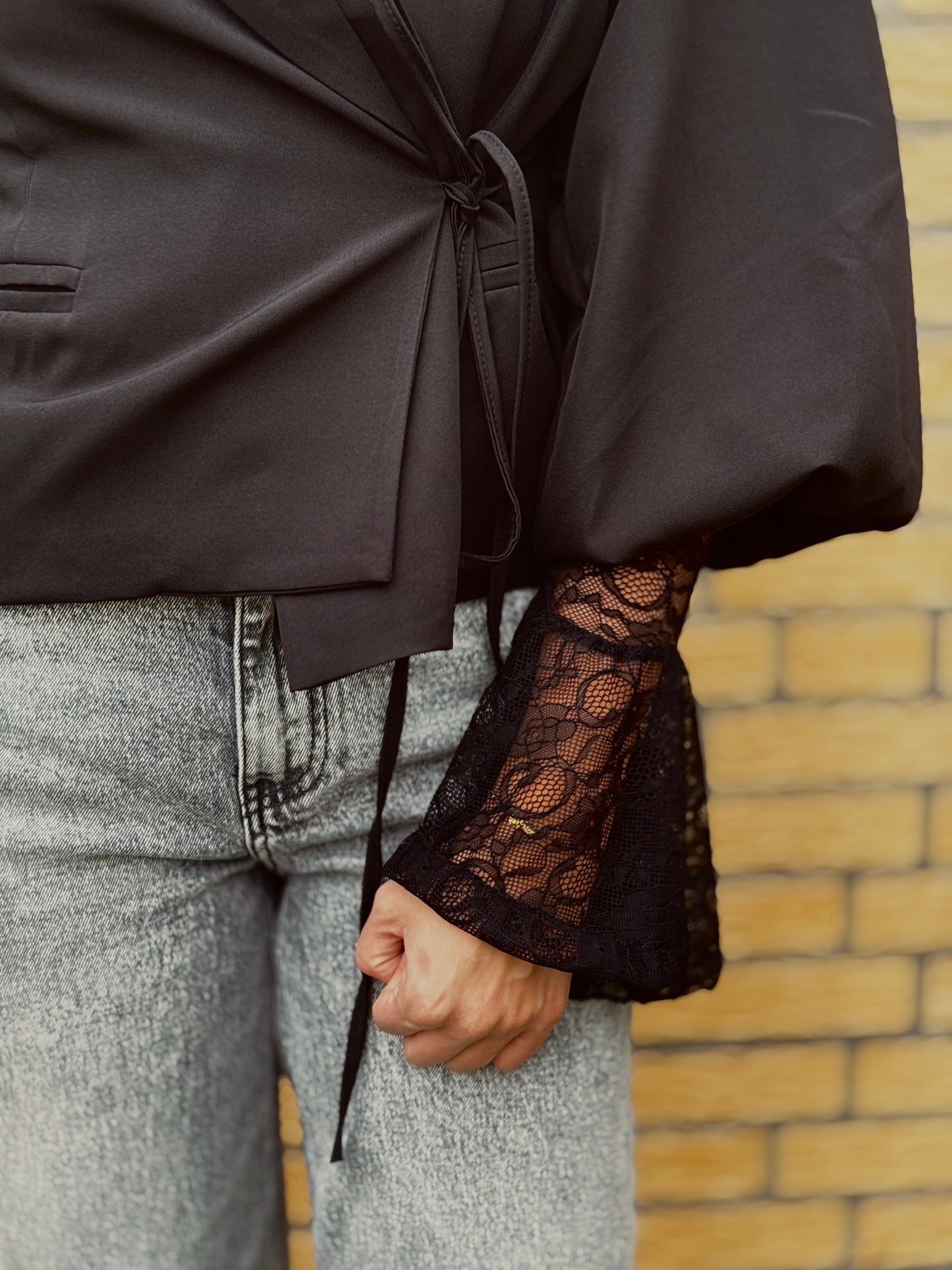 Zwarte blazer met pof mouwen